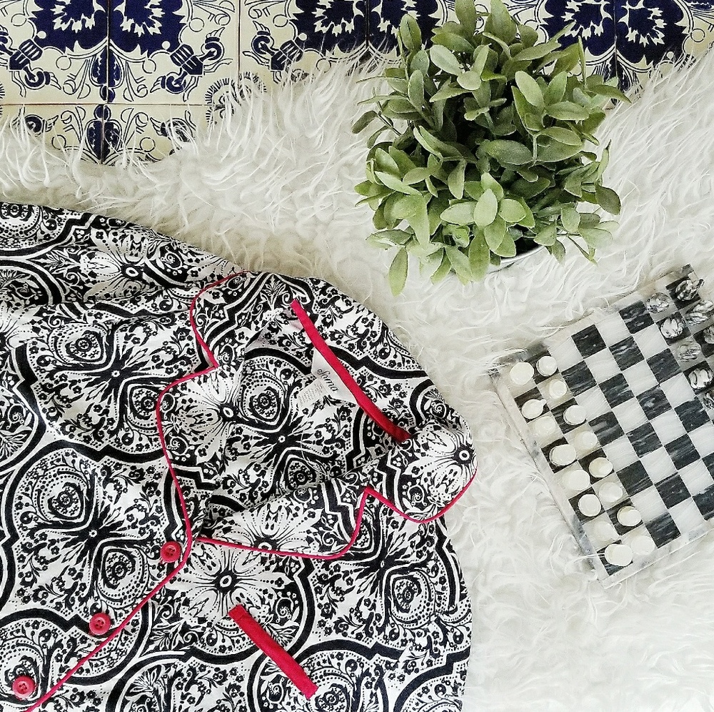 SOMA black & white floral soft pajama top